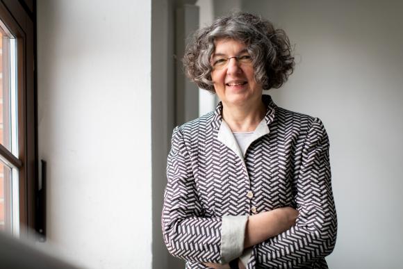 Dr. Oana Brosteanu